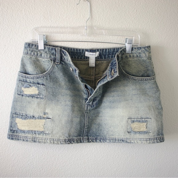 Distressed Acid Wash Mini Skirt - Picture 3 of 3